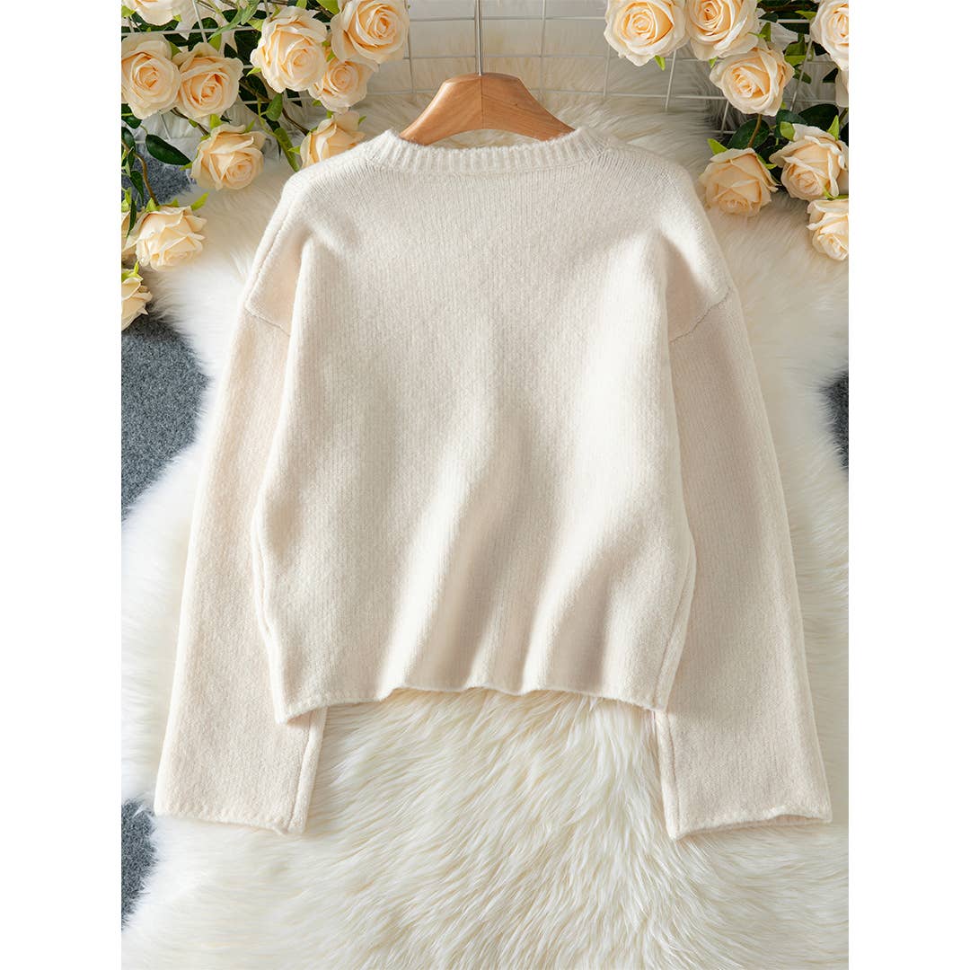 WHITE OVERSIZED SWEATER