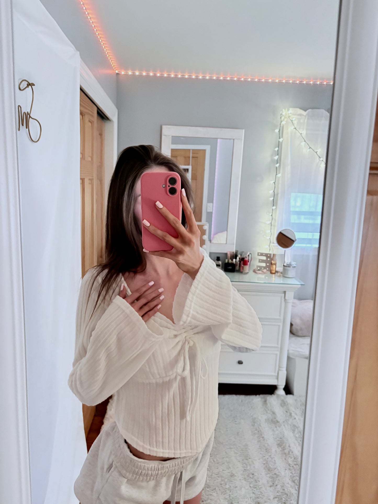 THE GRACEFUL BLOUSE