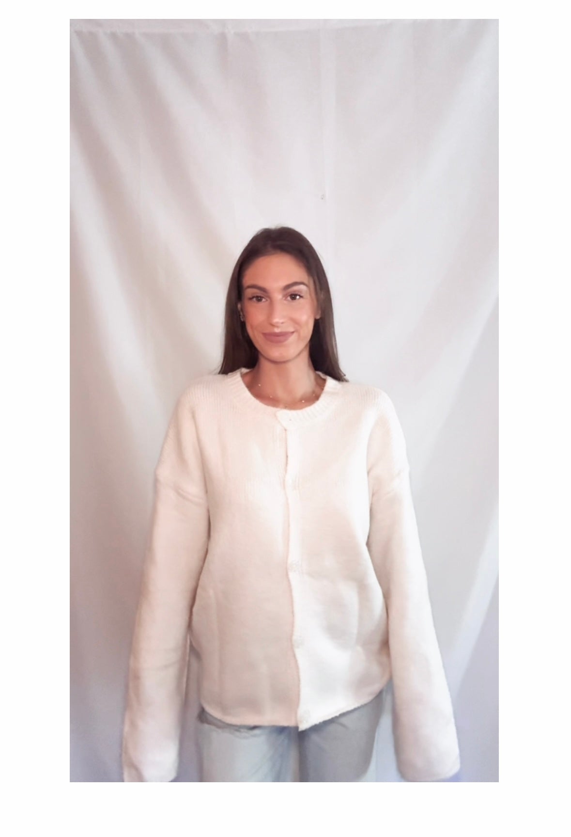 WHITE OVERSIZED SWEATER